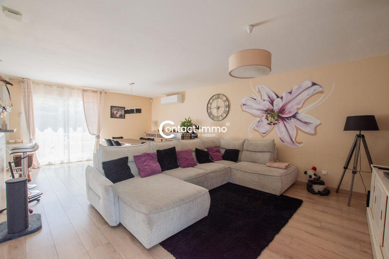 Maison - 202 m² - 9 pièces