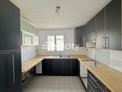 Appartement - 90 m² - 4 pièces