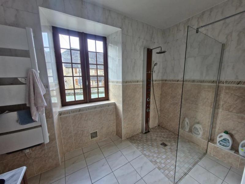 Propriété - 200 m² - 10 pièces