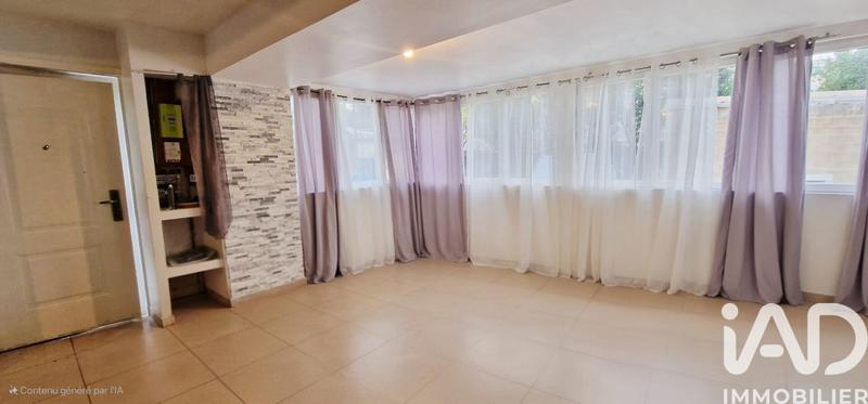 Maison - 223 m² - 9 pièces