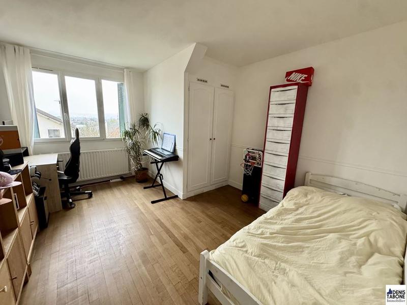 Maison traditionnelle - 112 m² - 6 pièces