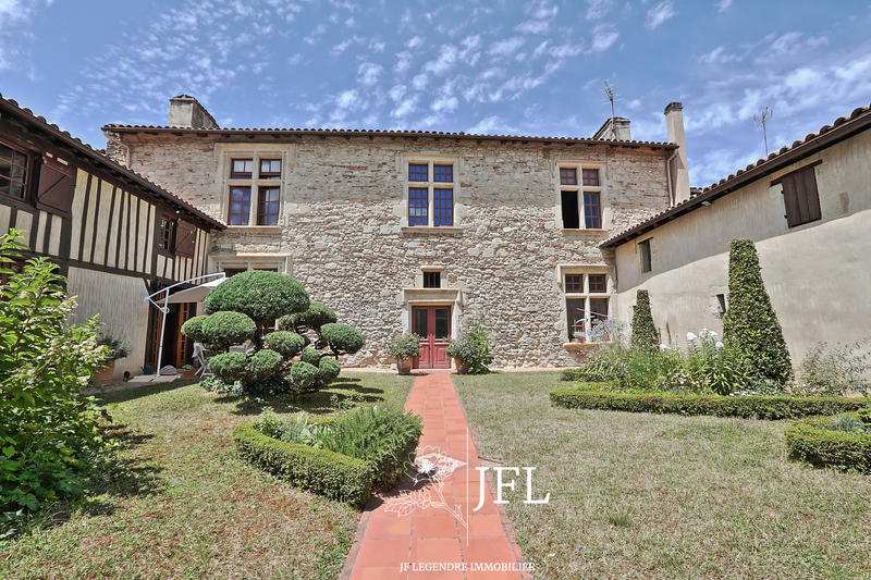 Maison en pierre - 267 m² - 5 pièces