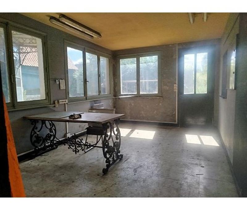 Local commercial - 150 m² - 2 pièces