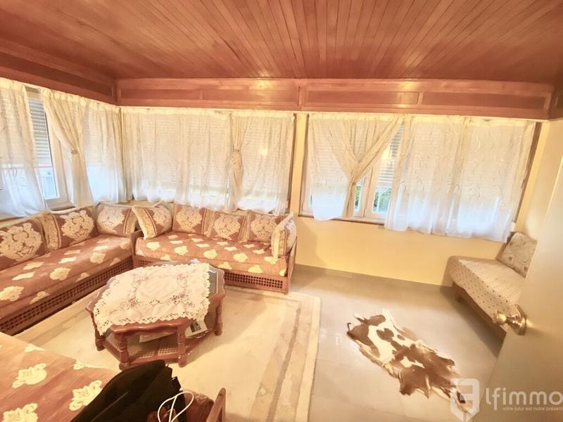 Maison - 197 m² - 7 pièces