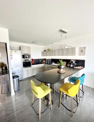 Appartement - 75 m² - 2 pièces