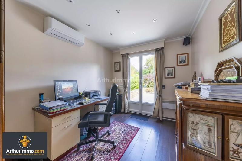 Maison - 223 m² - 7 pièces