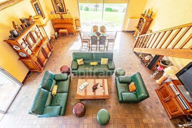 Maison - 300 m² - 10 pièces