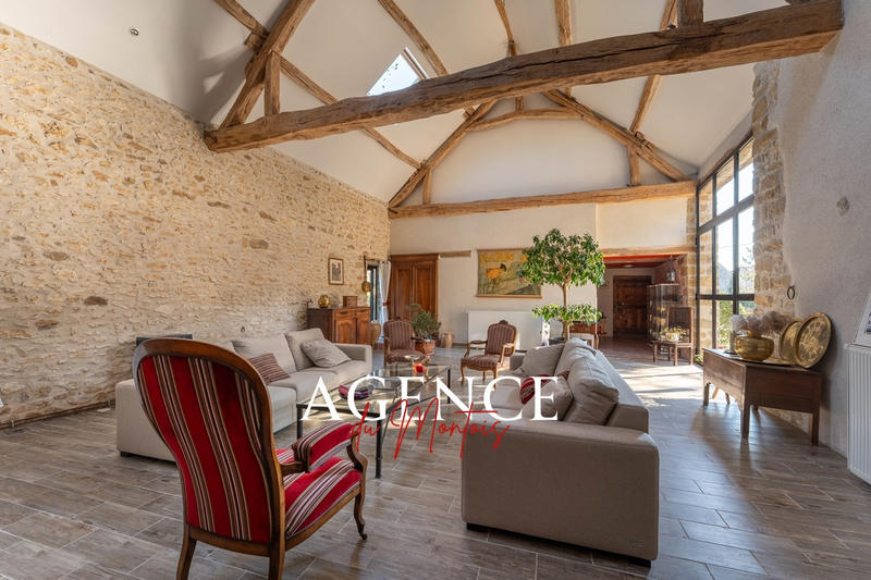 Maison - 276 m² - 11 pièces