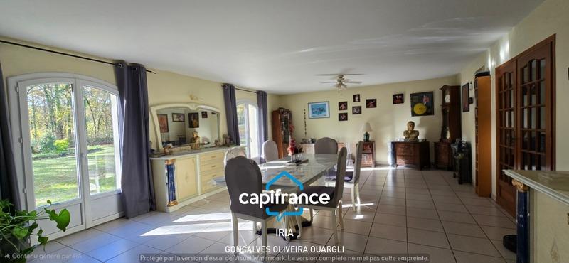Propriété - 190 m² - 6 pièces