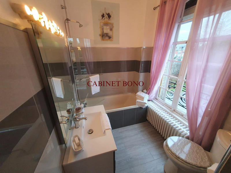 Fonds de commerce - 900 m²