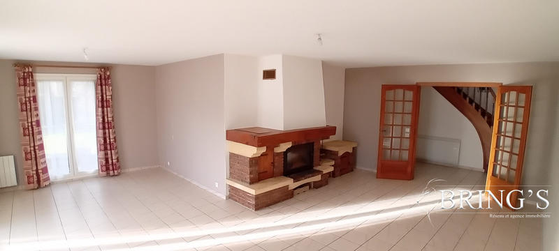 Maison - 218 m² - 9 pièces