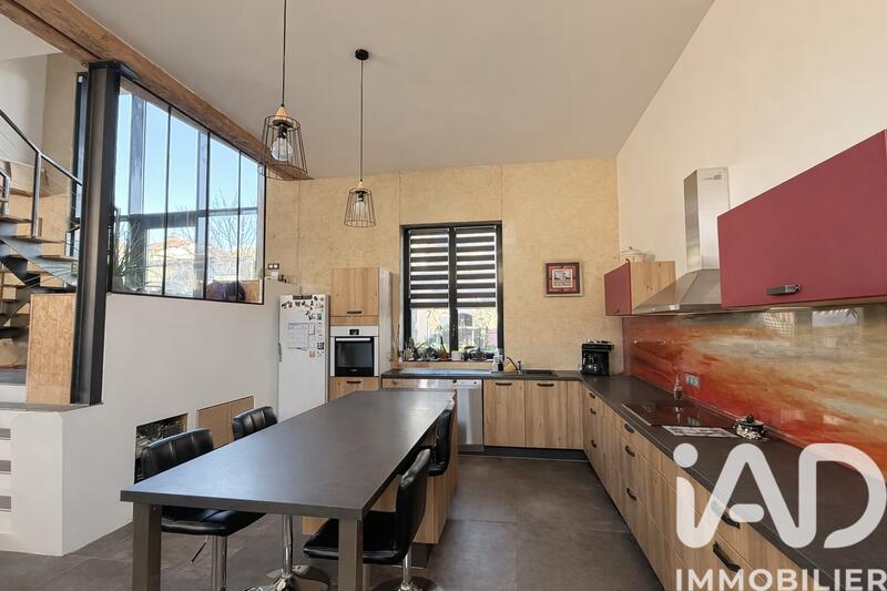 Maison - 215 m² - 6 pièces
