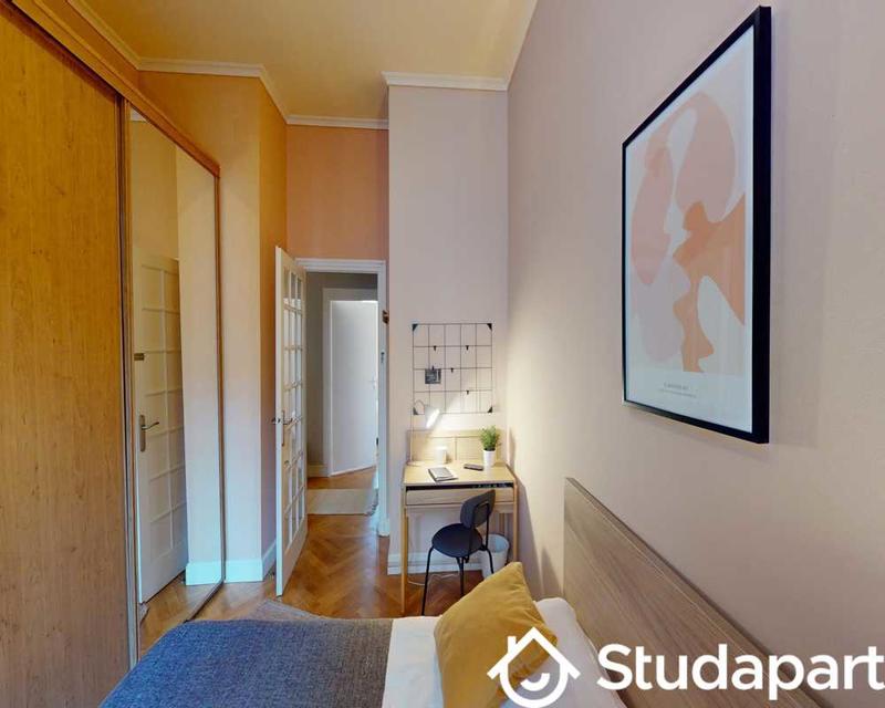 Chambre - 90 m² - 1 pièce