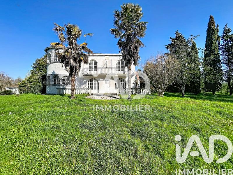 Maison - 305 m² - 8 pièces