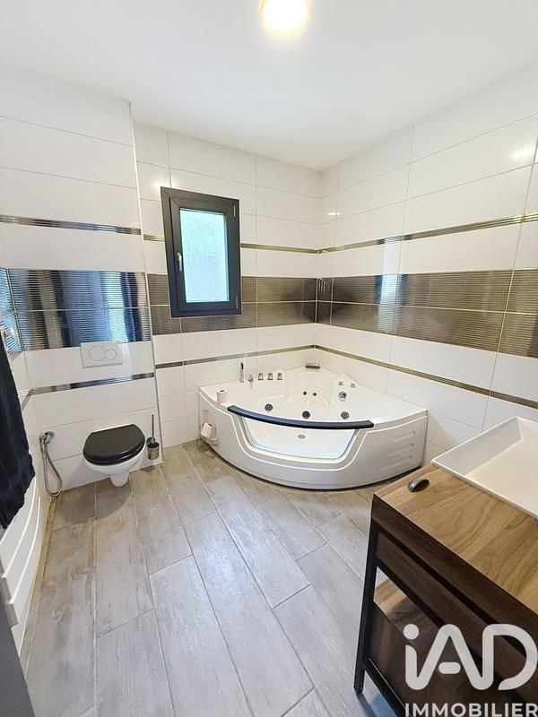 Maison - 144 m² - 5 pièces