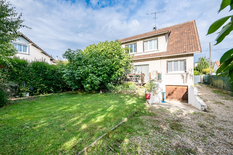 Maison - 145 m² - 8 pièces