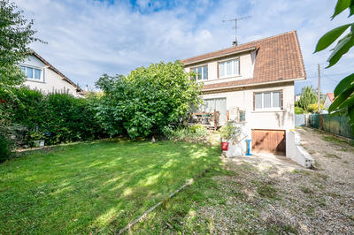 Maison - 145 m² - 8 pièces