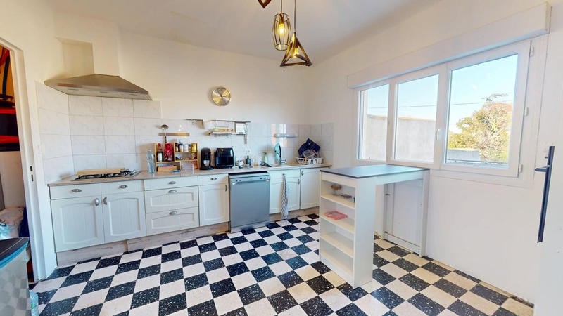 Maison - 214 m² - 8 pièces