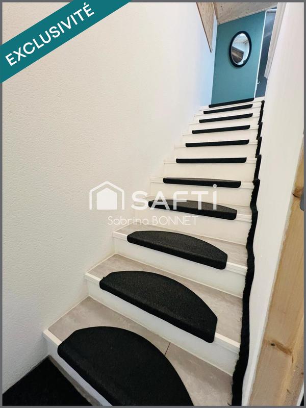 Maison - 180 m² - 8 pièces