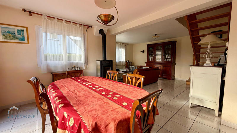 Maison - 121 m² - 6 pièces