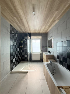 Maison - 92 m² - 4 pièces