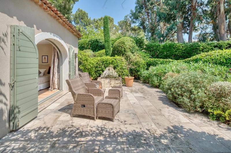 Propriété - 230 m² - 6 pièces