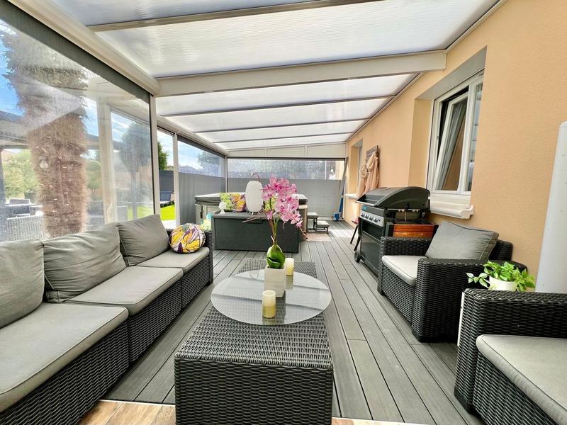 Maison - 235 m² - 7 pièces