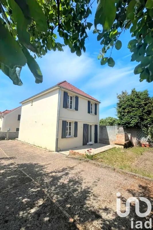 Maison - 99 m² - 5 pièces