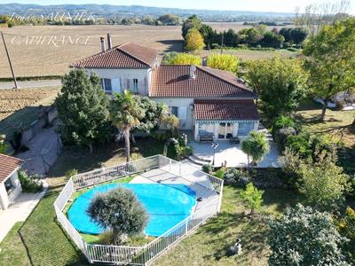 Maison - 253 m² - 8 pièces