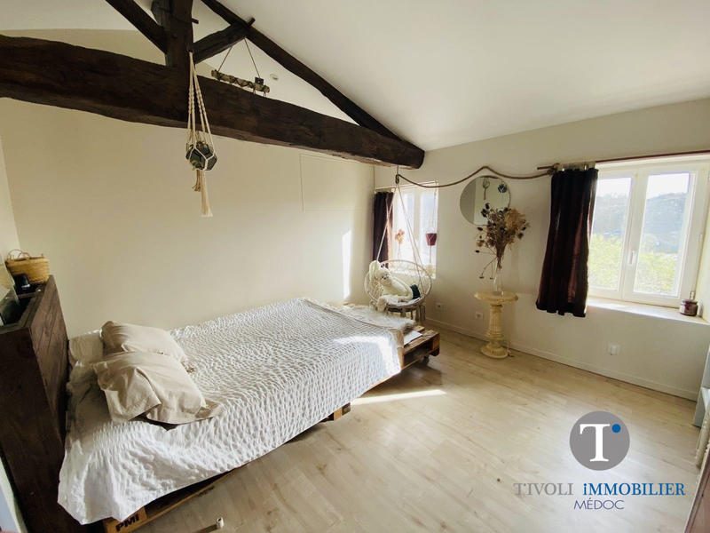 Maison - 206 m² - 6 pièces