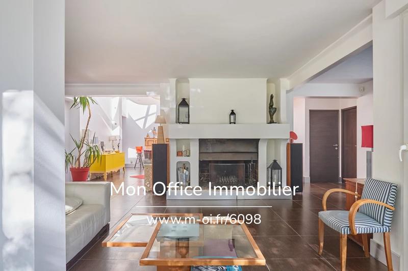 Villa - 240 m² - 6 pièces