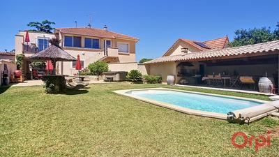 Maison - 200 m² - 8 pièces