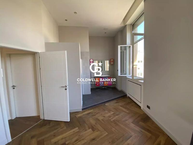 Appartement - 128 m² - 5 pièces