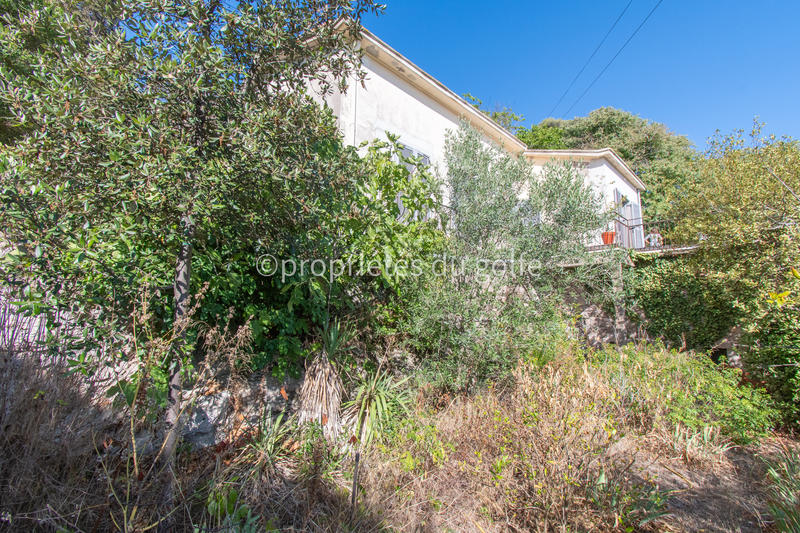 Maison - 99 m² - 5 pièces