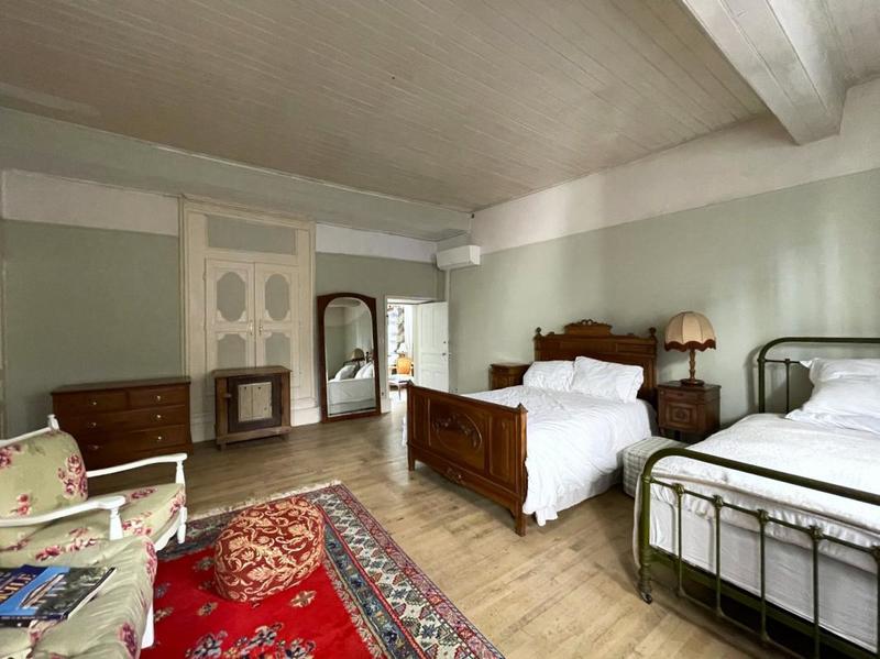 Maison - 204 m² - 5 pièces