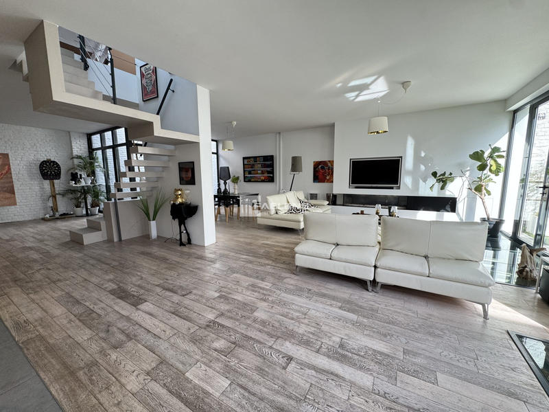 Appartement - 281 m² - 6 pièces