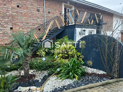 Maison - 596 m² - 11 pièces