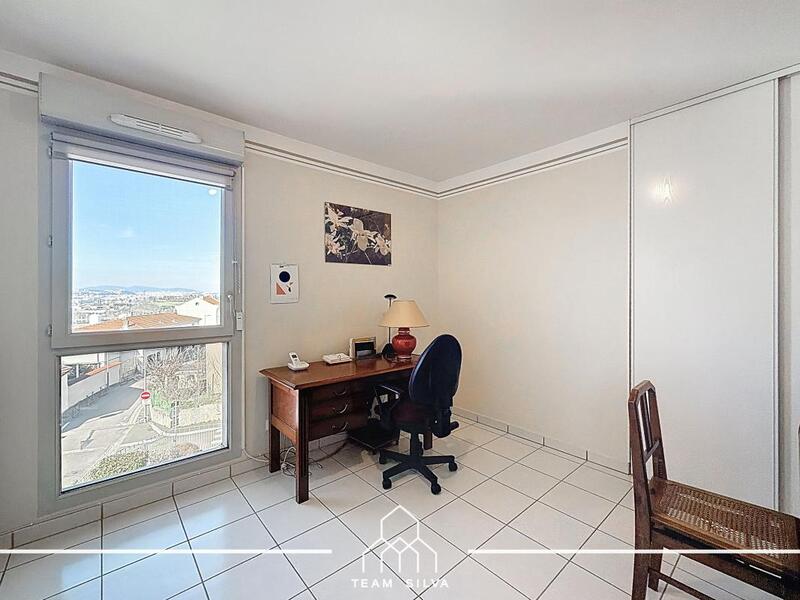 Appartement - 77 m² - 4 pièces