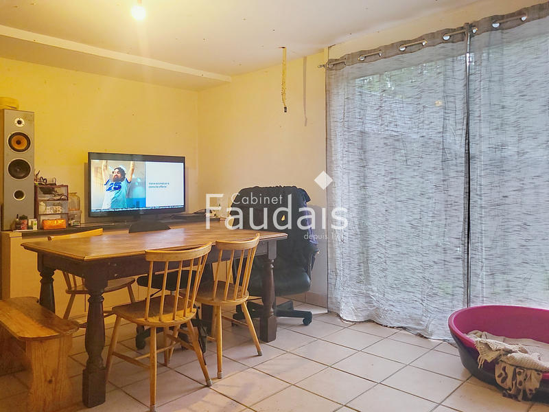 Maison - 255 m² - 11 pièces