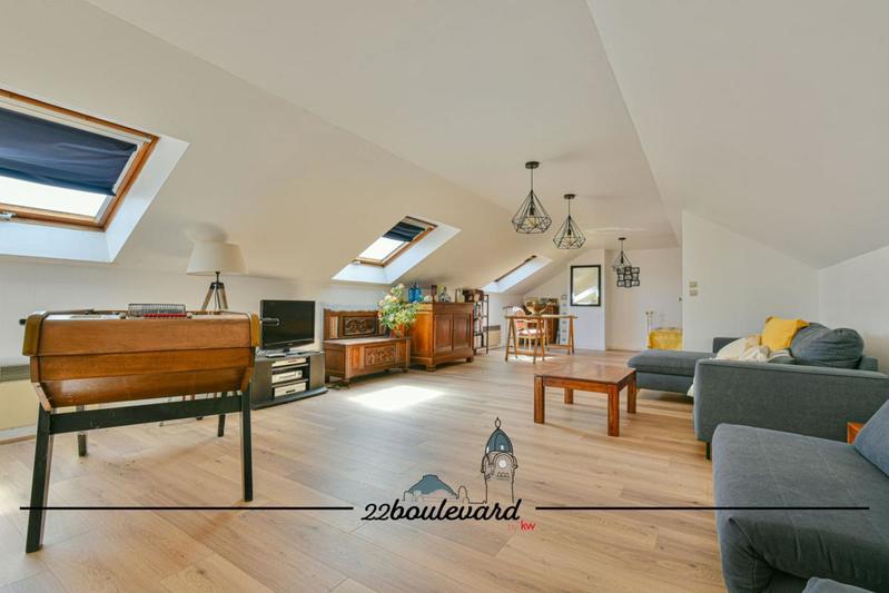 Maison - 220 m² - 7 pièces