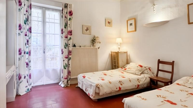 Maison - 204 m² - 10 pièces