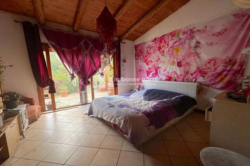 Maison - 278 m² - 11 pièces