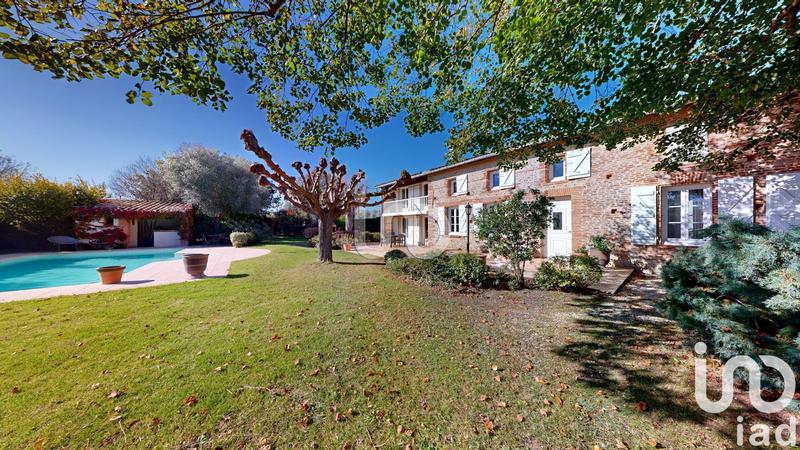 Maison - 242 m² - 6 pièces