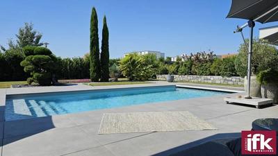 Maison - 165 m² - 5 pièces