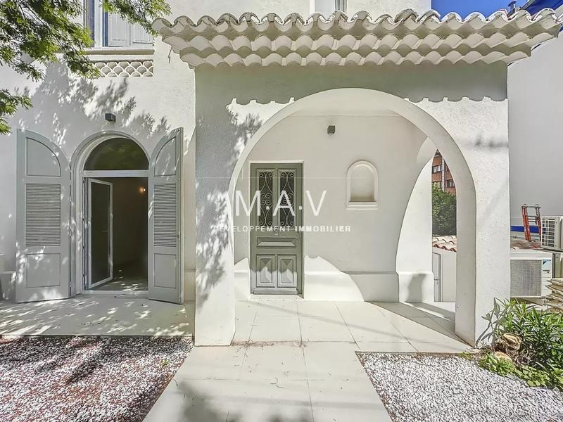 Maison de ville - 136 m² - 7 pièces