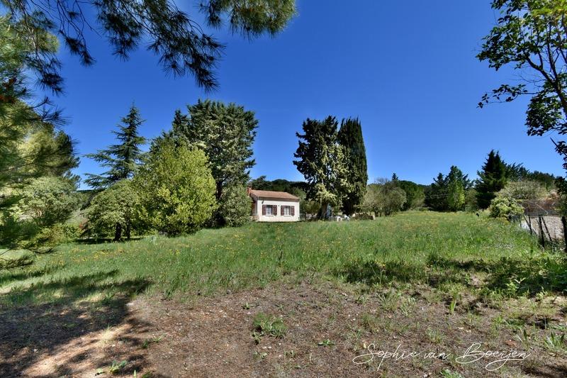 Terrain constructible - 2 800 m²