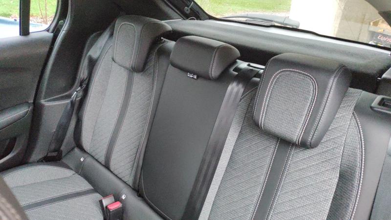 Peugeot E-208 136 100 kWh E-Style - Garantie constructeur