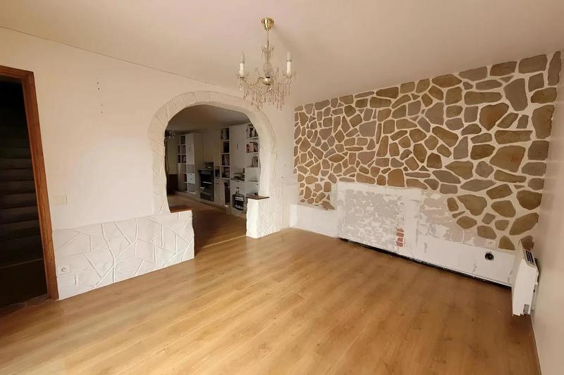 Maison - 210 m² - 6 pièces