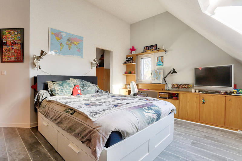 Maison - 192 m² - 9 pièces