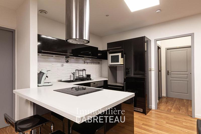 Appartement - 84 m² - 4 pièces